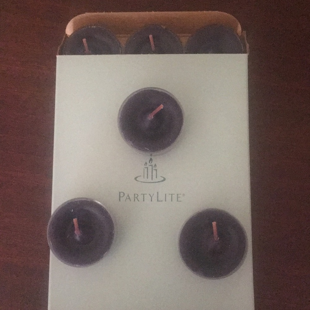 Full dozen Partylite tealights!